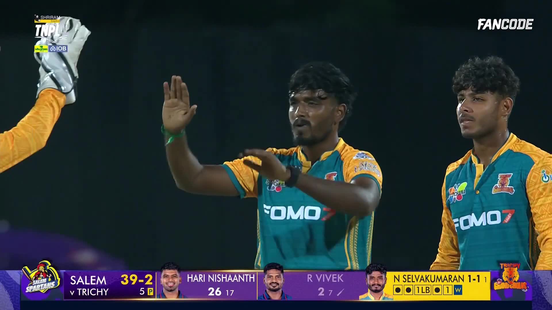 Wicket! Selva Hits The Timber, Vivek Walks Back