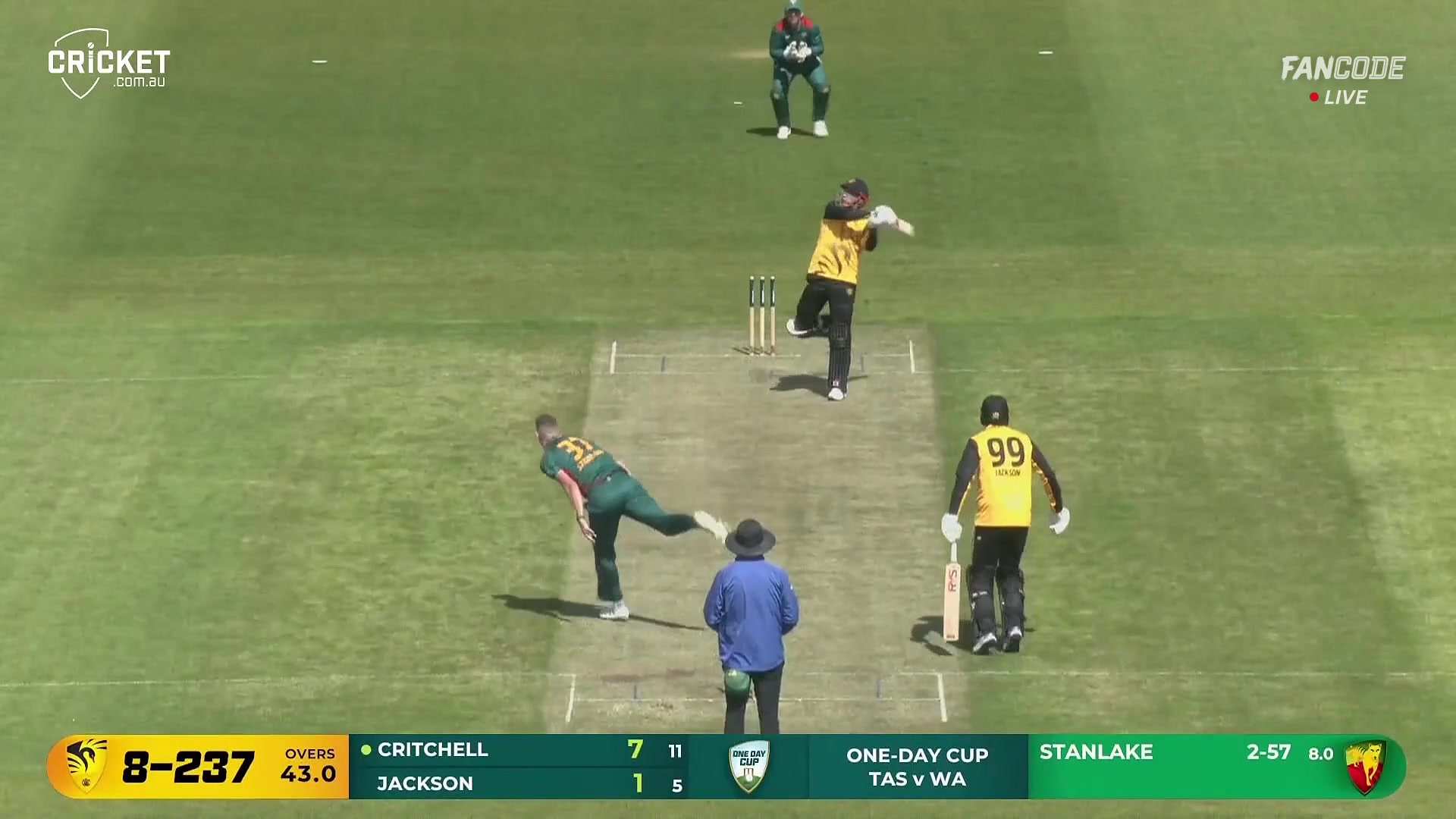Six! Keaton Critchell Reads The Length Perfectly And Launches It For A ...