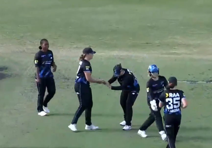 Adelaide Strikers Women beat Melbourne Renegades Women by 7 wickets | Match 10