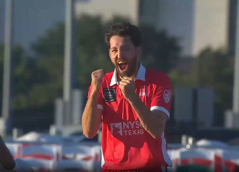 Paul van Meekeren's 4 for 10 | Match 12