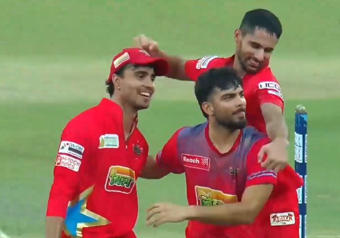 South Delhi Superstarz beat New Delhi Tigers by 3 wickets | Match 18