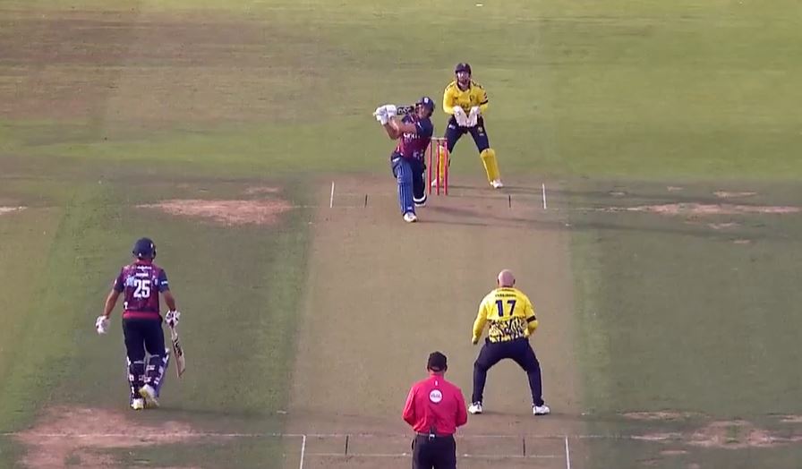 466! David Willey sent Callum Parkinson to the cleaners