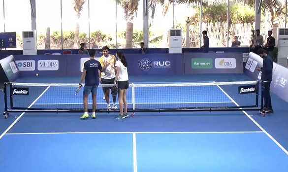Match 5: Himansh/Snehal 0-11, 8-11 Divyanshu/Pearl