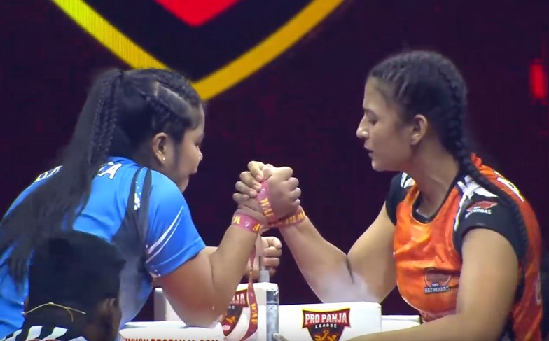 MP Hathodas vs Mumbai Muscle | Arvika Dutta vs Bandarika (65 kg) | Hindi Highlights