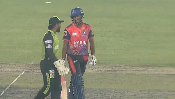 64W! Boundary bash ends in run-out drama