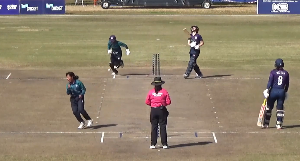 Suleeporn Laomi's 3 for 11 | Match 28 