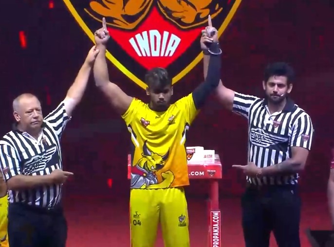 Rohtak Rowdies vs Kiraak Hyderabad | Monoj Debnath vs Stewe Thomas (70kg) | Hindi Highlights 