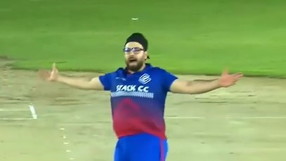Naveed Fakhr's 4 for 21 | Match 25