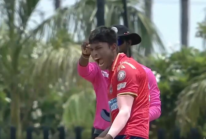 Mahe Megalo Strikers vs Karaikal Kniights: Aman Ahuja's 3 for 29