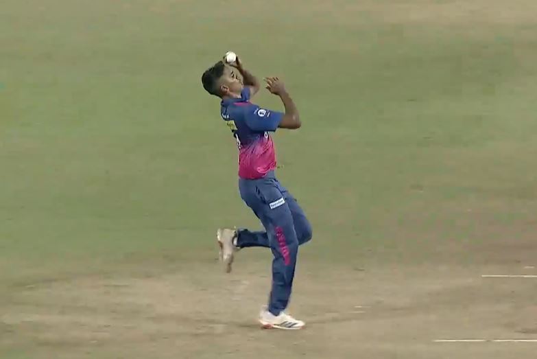 Asif Salam's 3 for 44 | Match 26