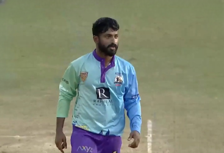Trivandrum Royals vs Alleppey Ripples: Akshay Chandran's 4 for 9
