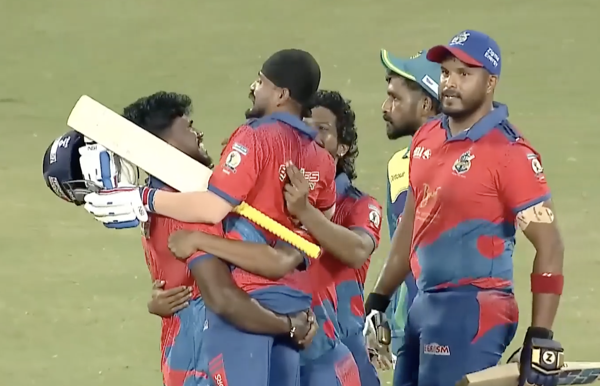 Aries Kollam Sailors beat Thrissur Titans by 3 wickets on VJD Method | Match 17