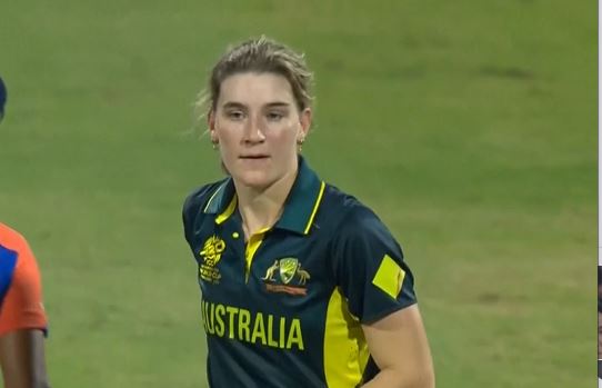 Match 18: Australia beat India by 9 runs 