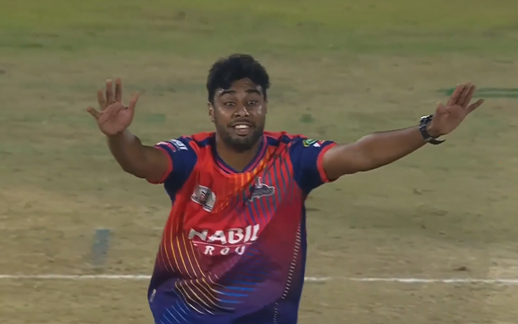 Abdul Saqlain's 4 for 24 | Match 18