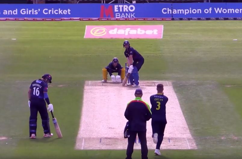 Durham vs Hampshire: Colin Ackermann's 96 off 98