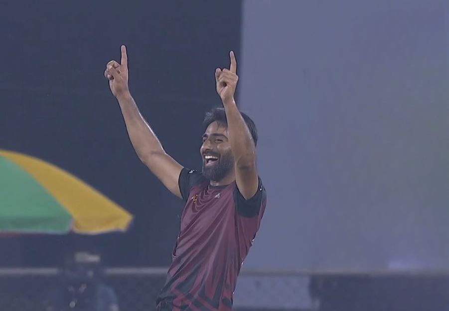 Adil Reshi's 3 for 15 | Match 3