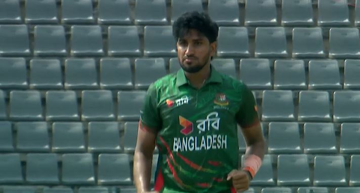 Khaled Ahmed's 3 for 27 | Match 1