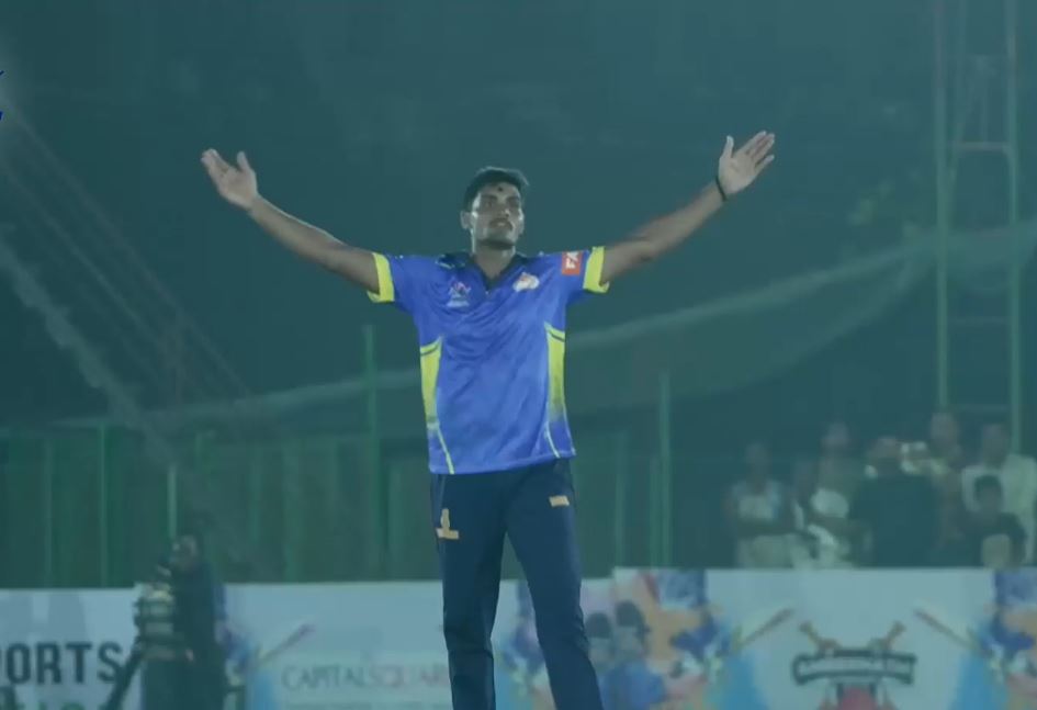 Akash Pawar's 3 for 17 | Match 4 