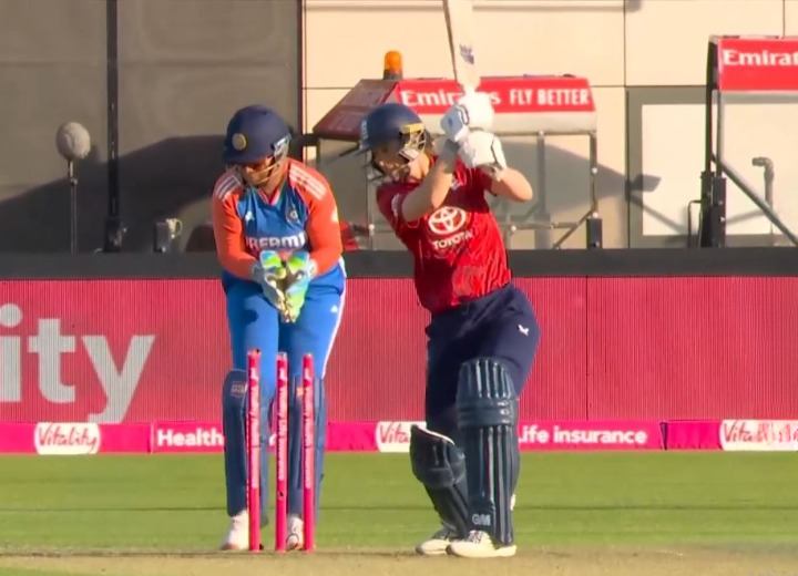 Smart! Amanjot outfoxed Jones with a straight one