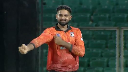 Calicut Globstars vs Thrissur Titans: Pallam Anfal's 3 for 17