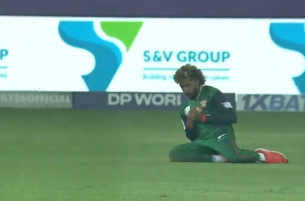 EDGE AND GONE! Aravind's brilliance sends Atal packing