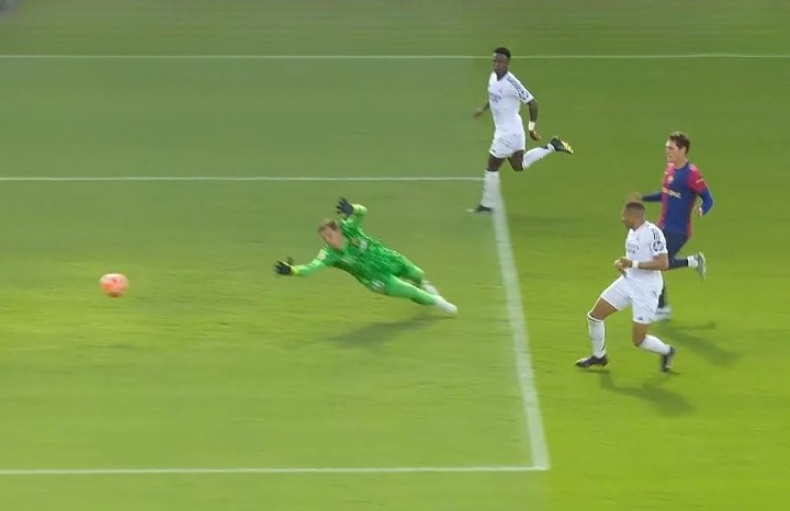 DRAMA! Mbappe completed his hat-trick to make it 4–3