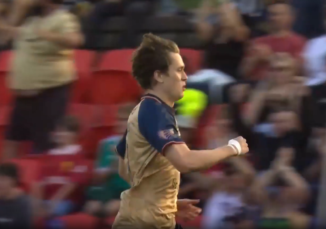 FIRST STRIKE! Bayliss fires Newcastle Jets ahead