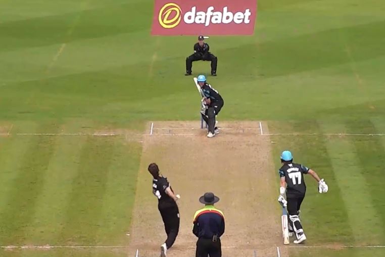 Worcestershire vs Somerset: Ben Green's 3 for 58 