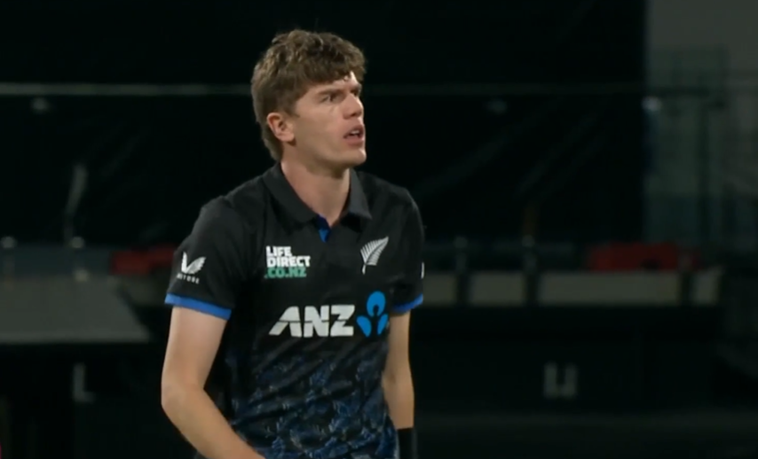 Ben Sears's 3 for 14 | 2nd T20I