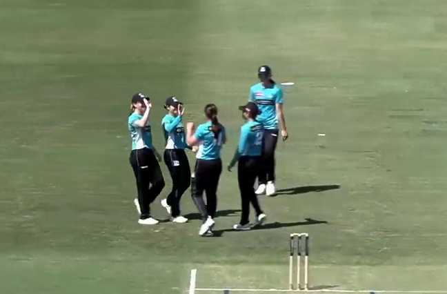 Brisbane Heat Women beat Melbourne Renegades Women by 3 wickets | Match 2