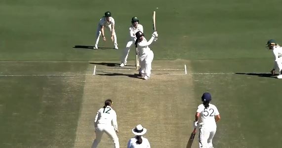 Raghvi Bist's 86 off 119 | One-off unofficial Test, Day 3