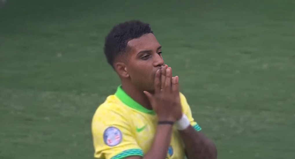 Costa Rica hold on to a goalless draw against Brazil 