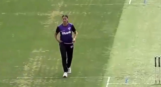 Callie Wilson's 3 for 25 | Match 14