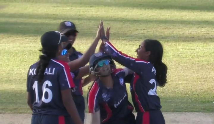 Chetnaa G Prasad's 4 for 8 | Match 8