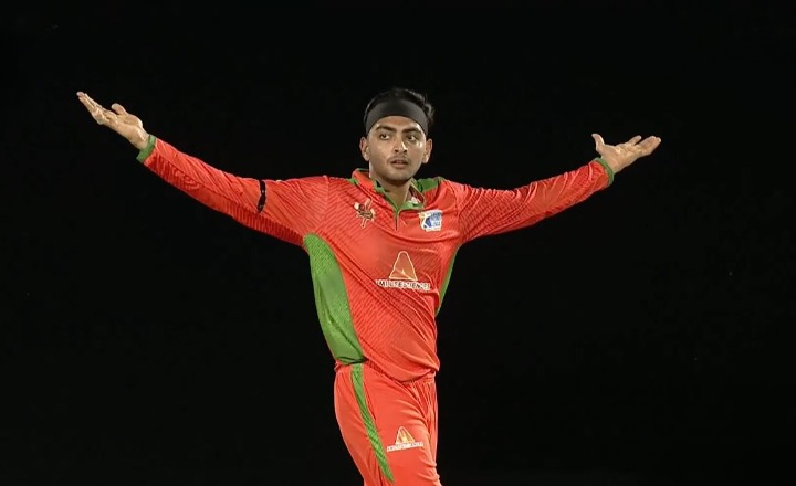 Aaryan Chavda's 4 for 25 | Match 1