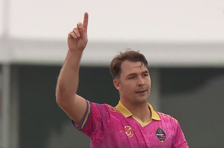 Surrey vs Mississauga: Curtis Campher's 4 for 17