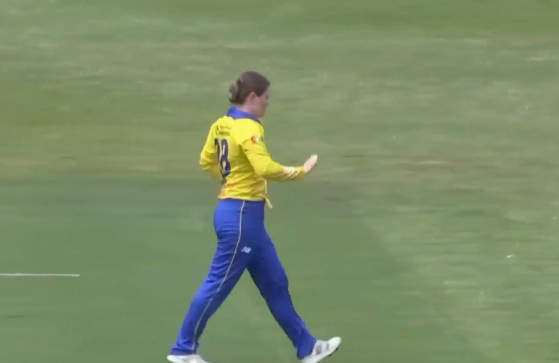 Grace Dignam's 3 for 26 | Match 13