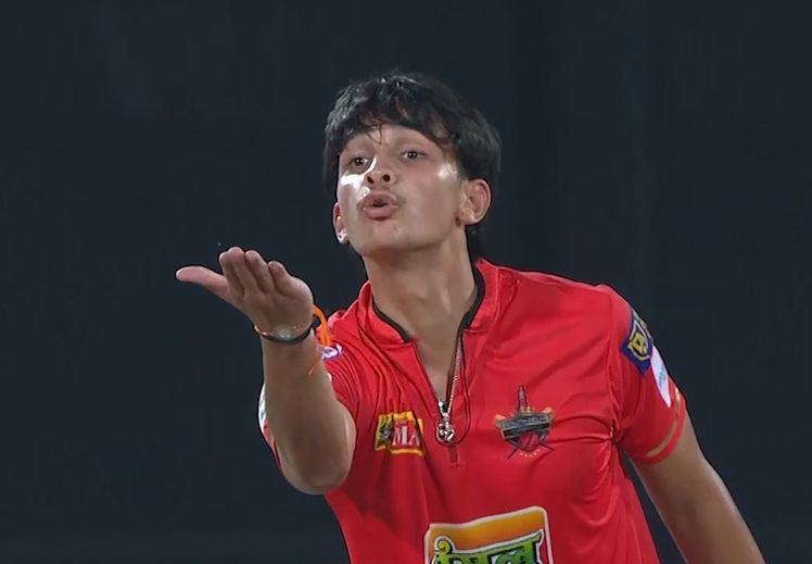 South Delhi Superstarz beat Central Delhi Kings by 7 wickets | Final