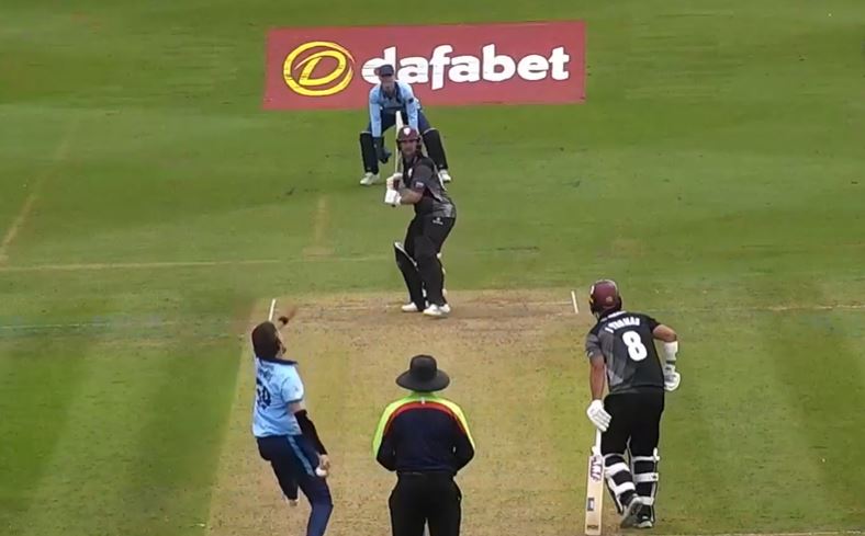Derbyshire beat Somerset by 1 wicket
