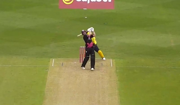Somerset vs Hampshire: Sean Dickson's 65 off 32