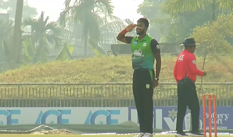 Ebadot Hossain's 3 for 14 | Match 21