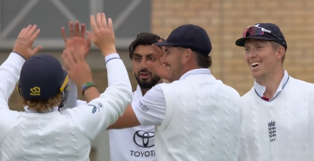 England beat Zimbabwe by an innings and 45 runs | One-off Test