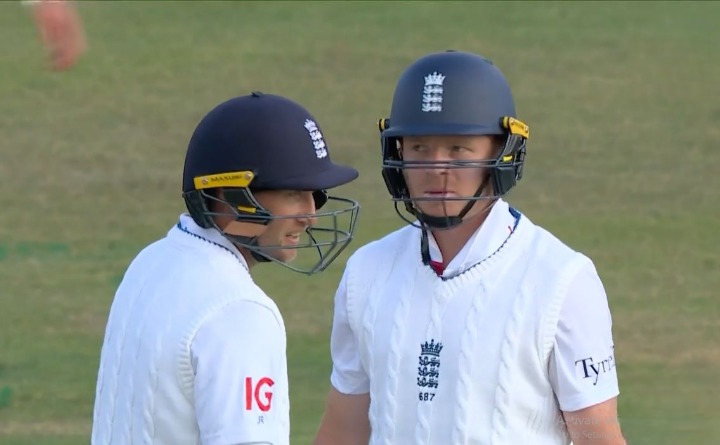 England put up 498 on the scorecard | One-off Test, Day 1