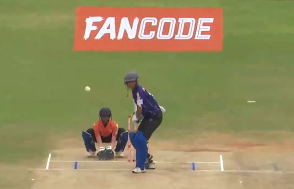 Angels vs Queens: Esha Mavi's 53* off 56