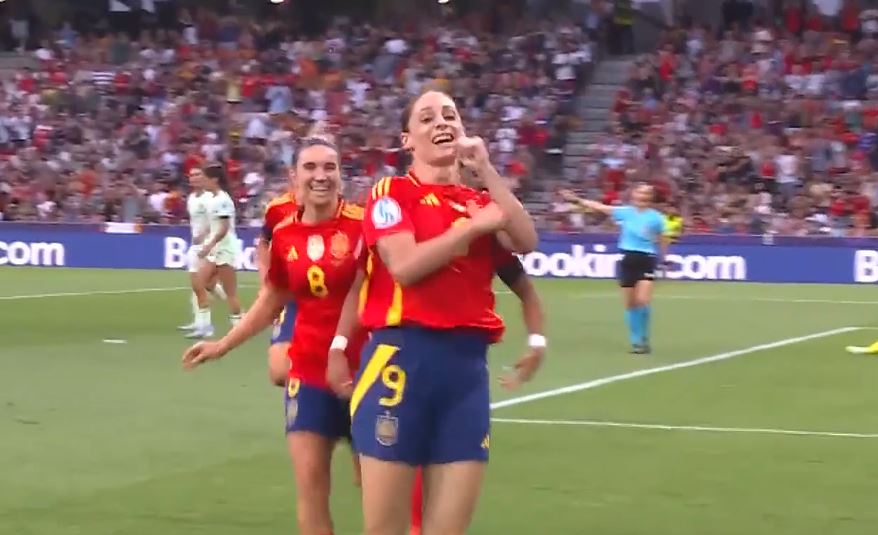 Silky Control, Cheeky Finish! Esther’s backheel broke the deadlock | Top moment of the day 1