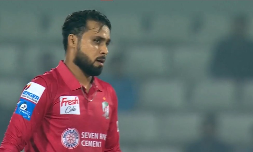 Faheem Ashraf’s twin blow leaves Sylhet Strikers in disarray!