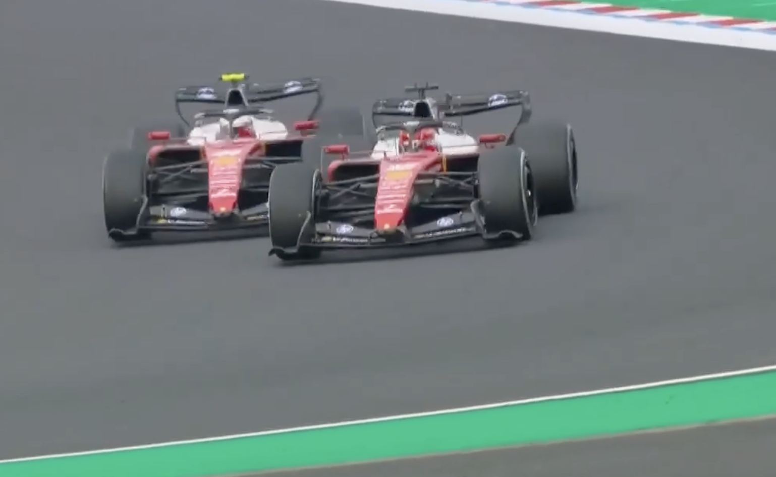 IT'S FERRARI VS FERRARI! Leclerc and Hamilton battle for third at Suzuka