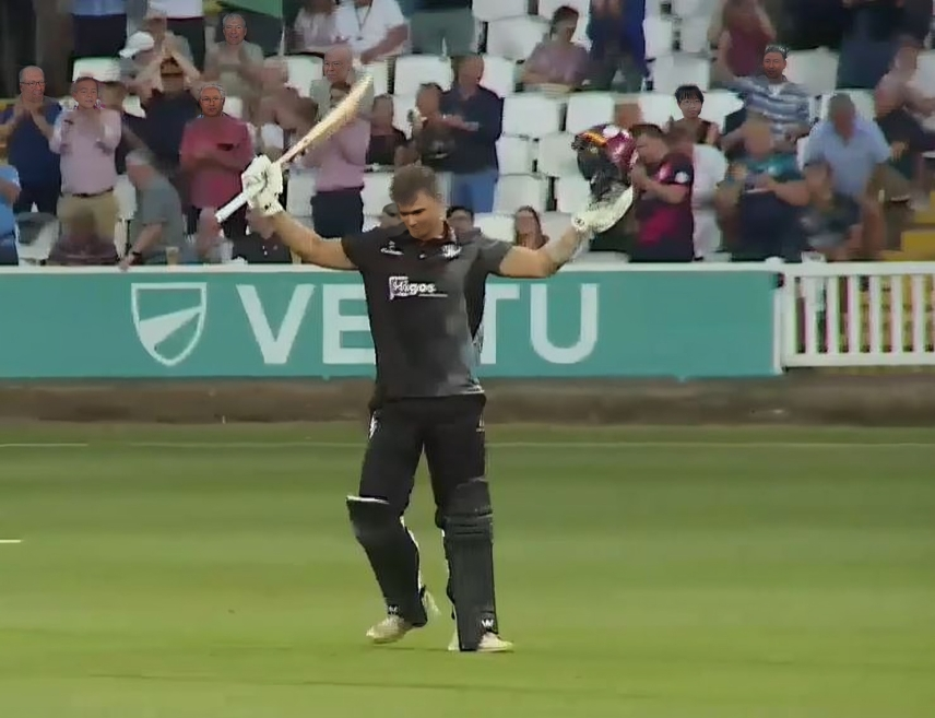 Somerset vs Lancashire: George Thomas's 106* off 142 