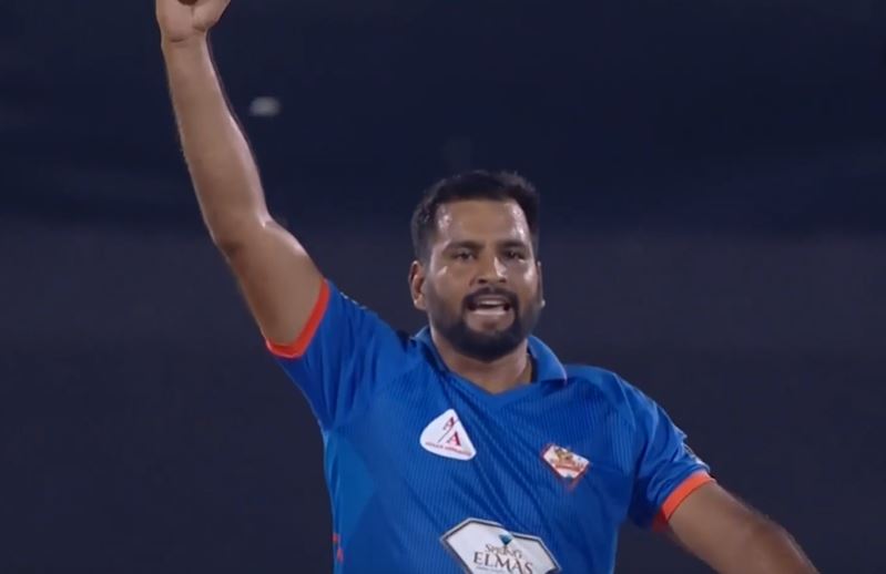 Dehradun Warriors vs Haridwar Spring Elmas: Girish Rauturi's 3 for 31
