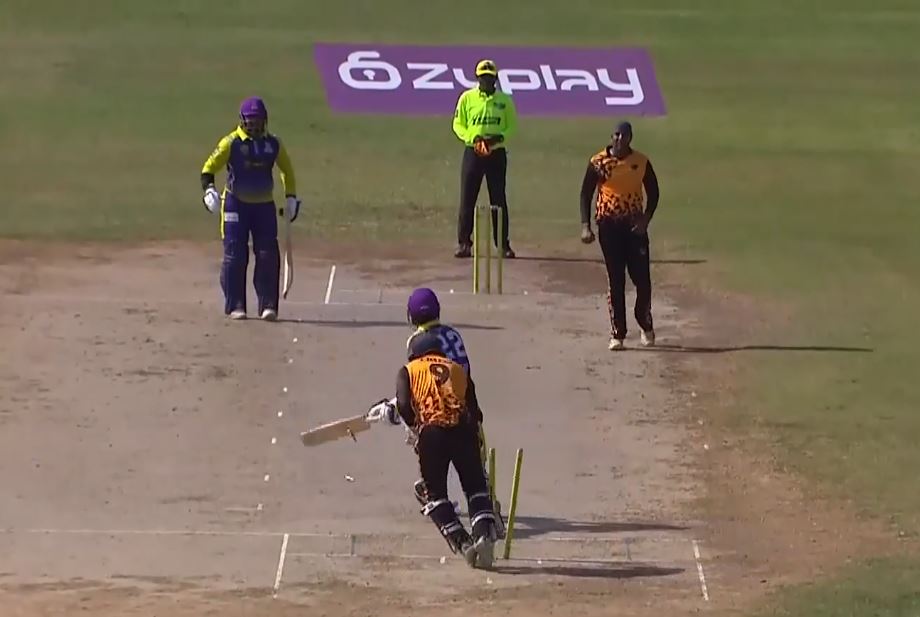Imran Khan's 3 for 8 | Match 3